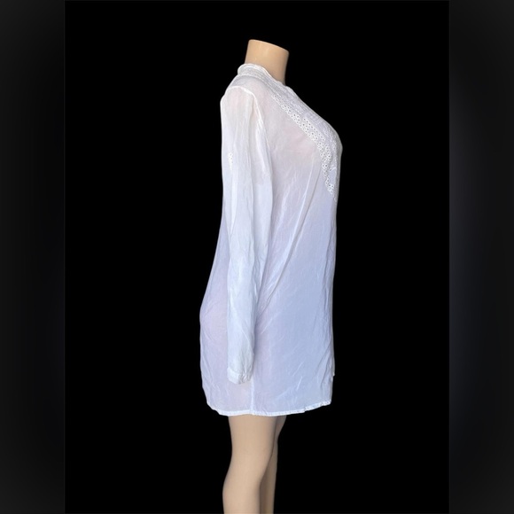 Johnny Was White Embroidered Blouse - Picture 2 of 5